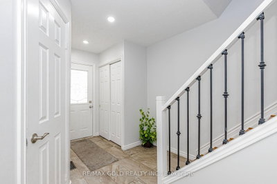 240 Simmons Boulevard • Brampton, ON photo 4