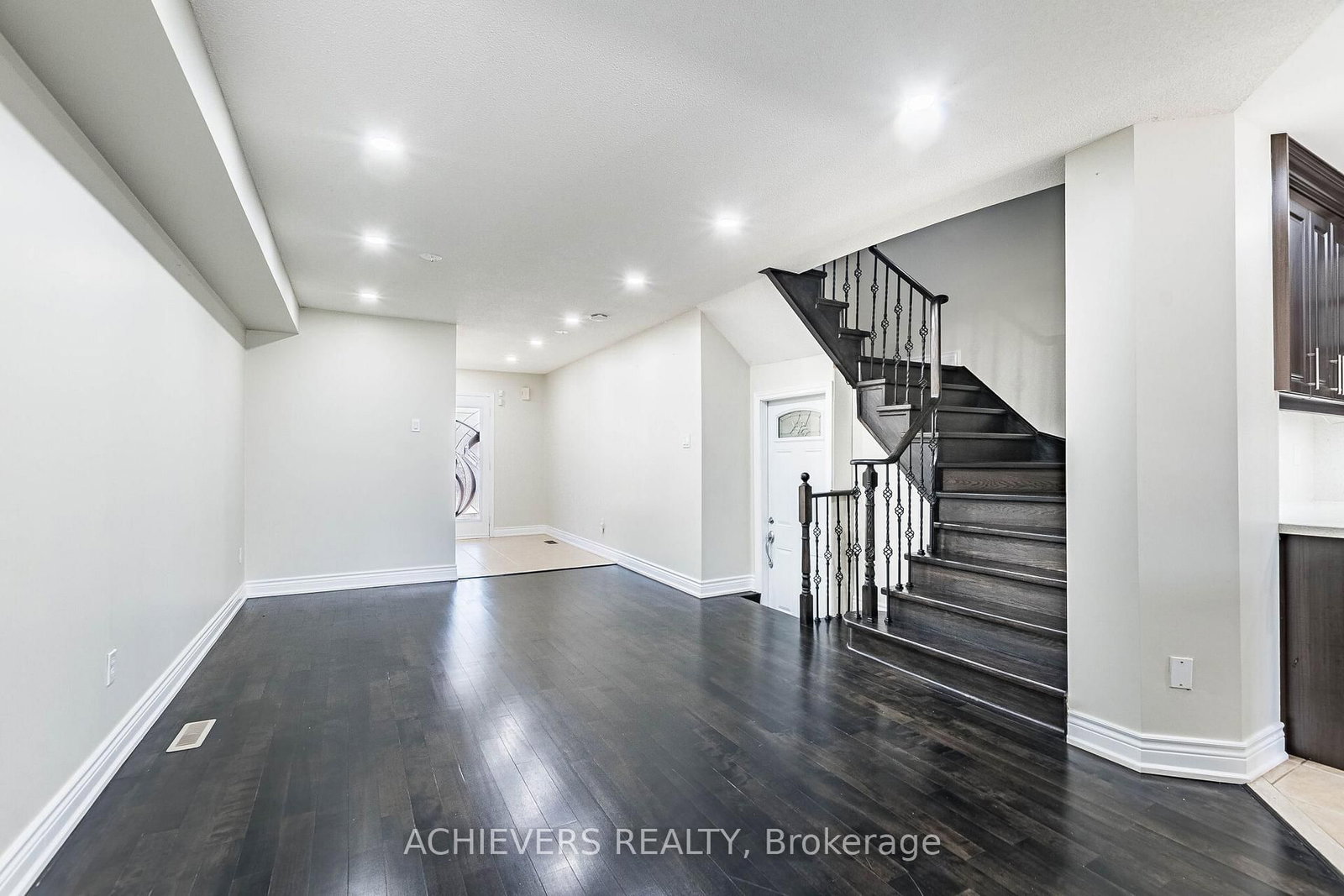 74 Charcoal Way • Brampton, ON photo 8