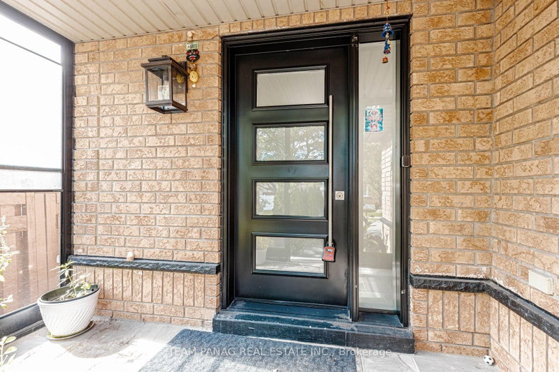 4 Martineau Road