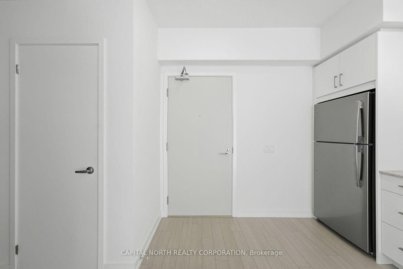 2207 - 4010 Eglinton Avenue W