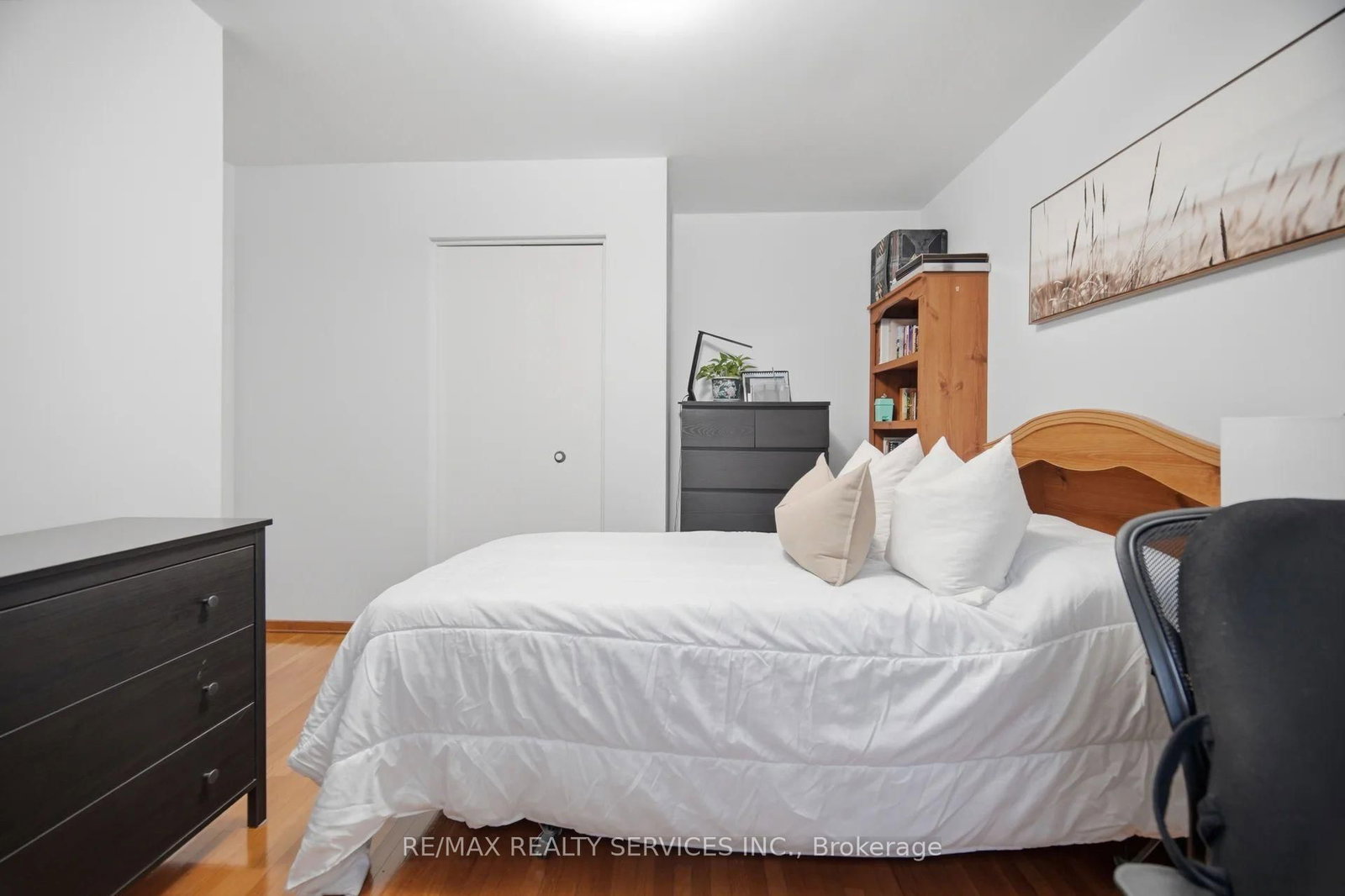 2414 Whaley Drive • Mississauga, ON photo 17