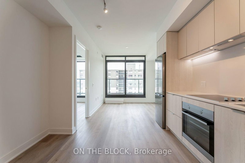 807 - 86 Dundas Street E