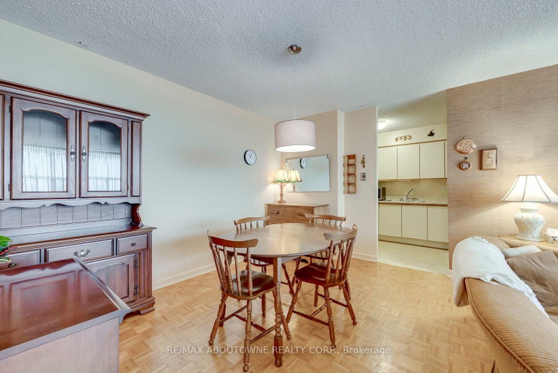 212 Kerr Oakville,ON L6K 3B1 — Photo 24