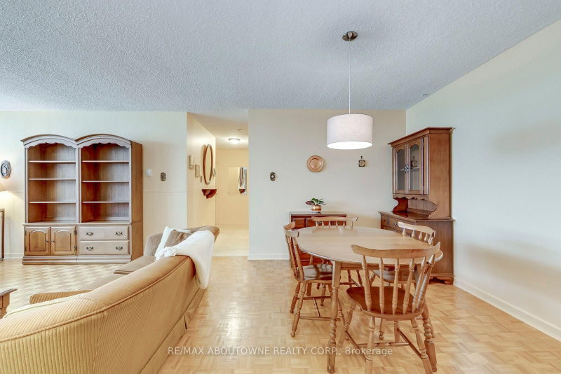 212 Kerr Oakville,ON L6K 3B1 — Photo 25