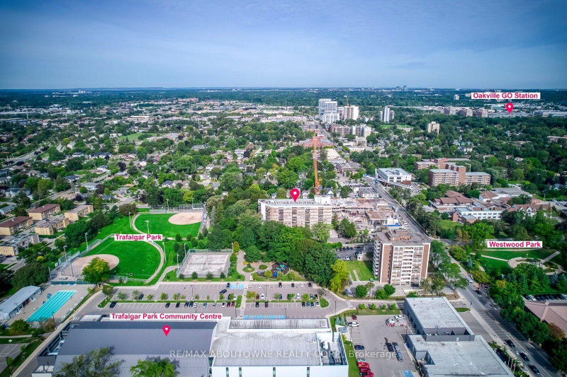 212 Kerr Oakville,ON L6K 3B1 — Photo 4