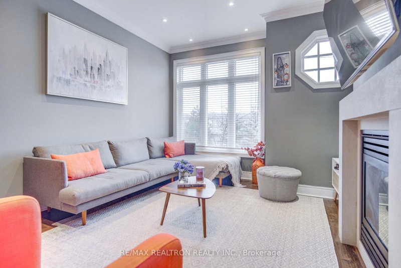 573 Oxford Street