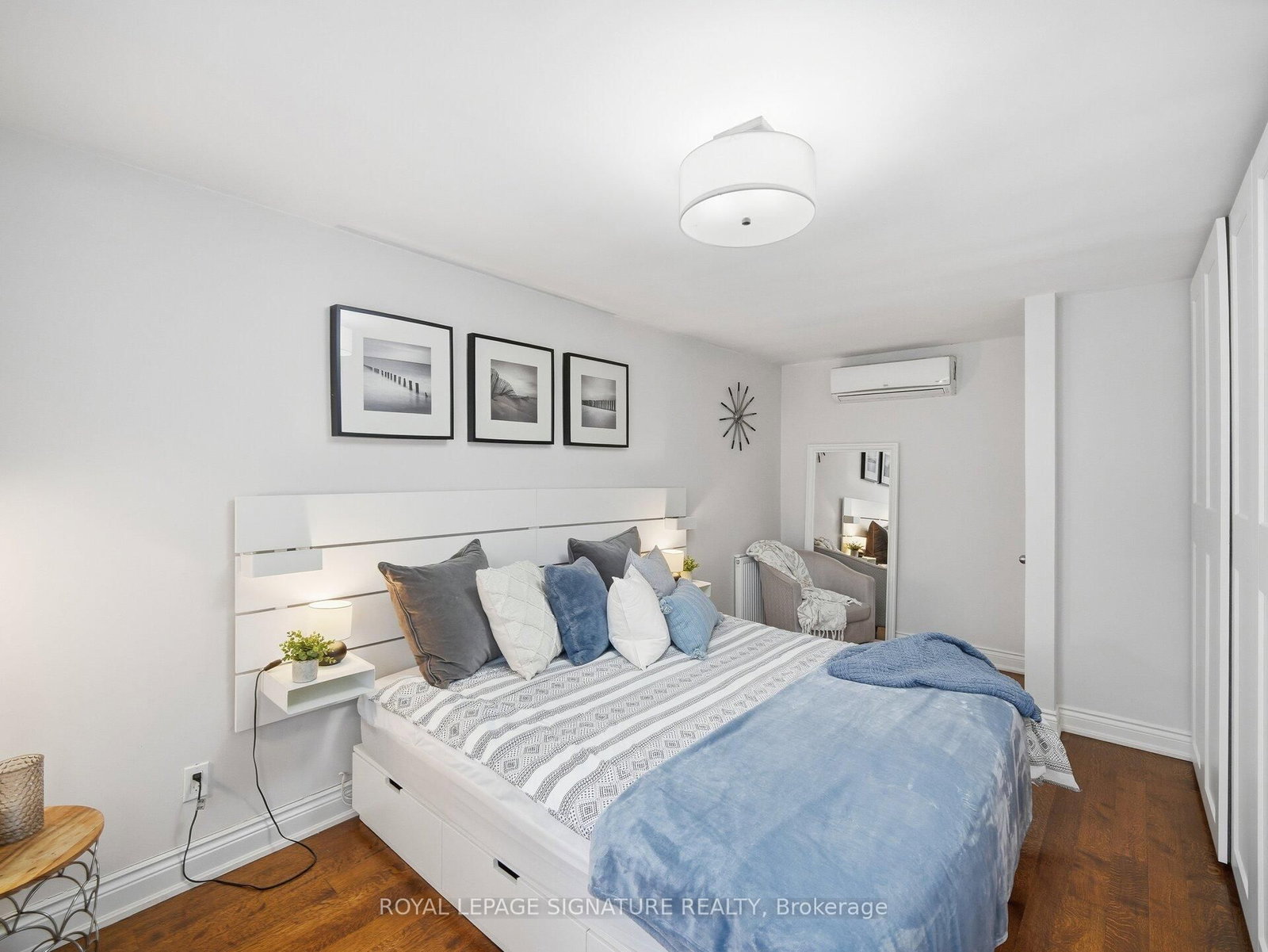 205 Prince Edward Drive S • Toronto, ON photo 15