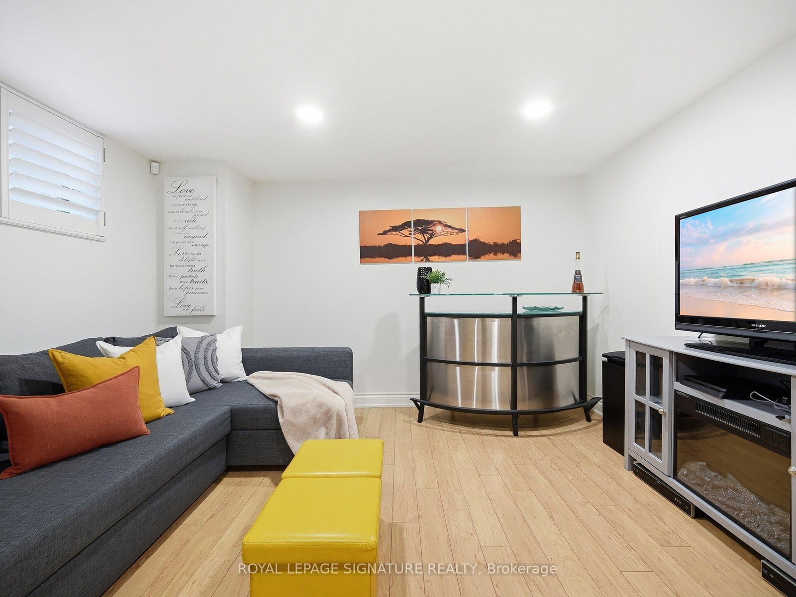205 Prince Edward Drive S • Toronto, ON photo 18