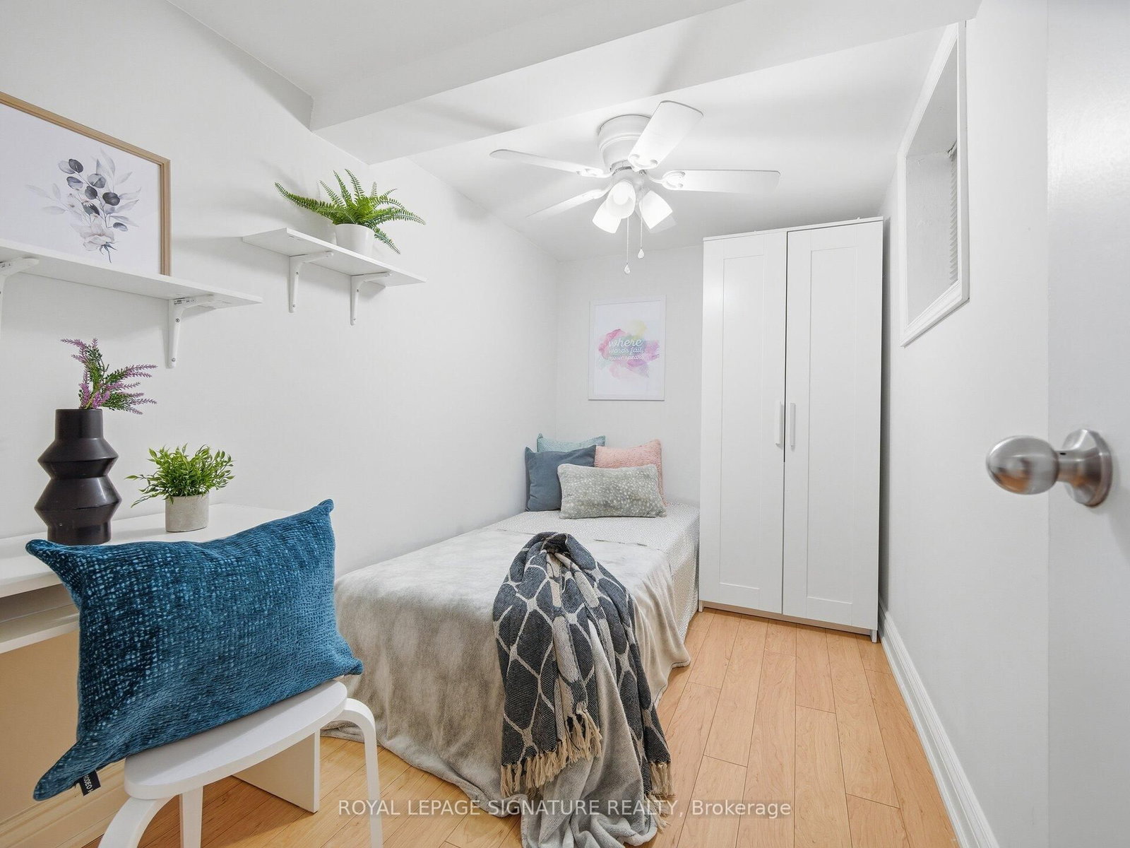 205 Prince Edward Drive S • Toronto, ON photo 22