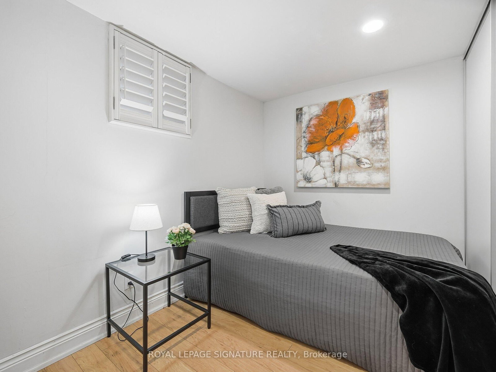 205 Prince Edward Drive S • Toronto, ON photo 23