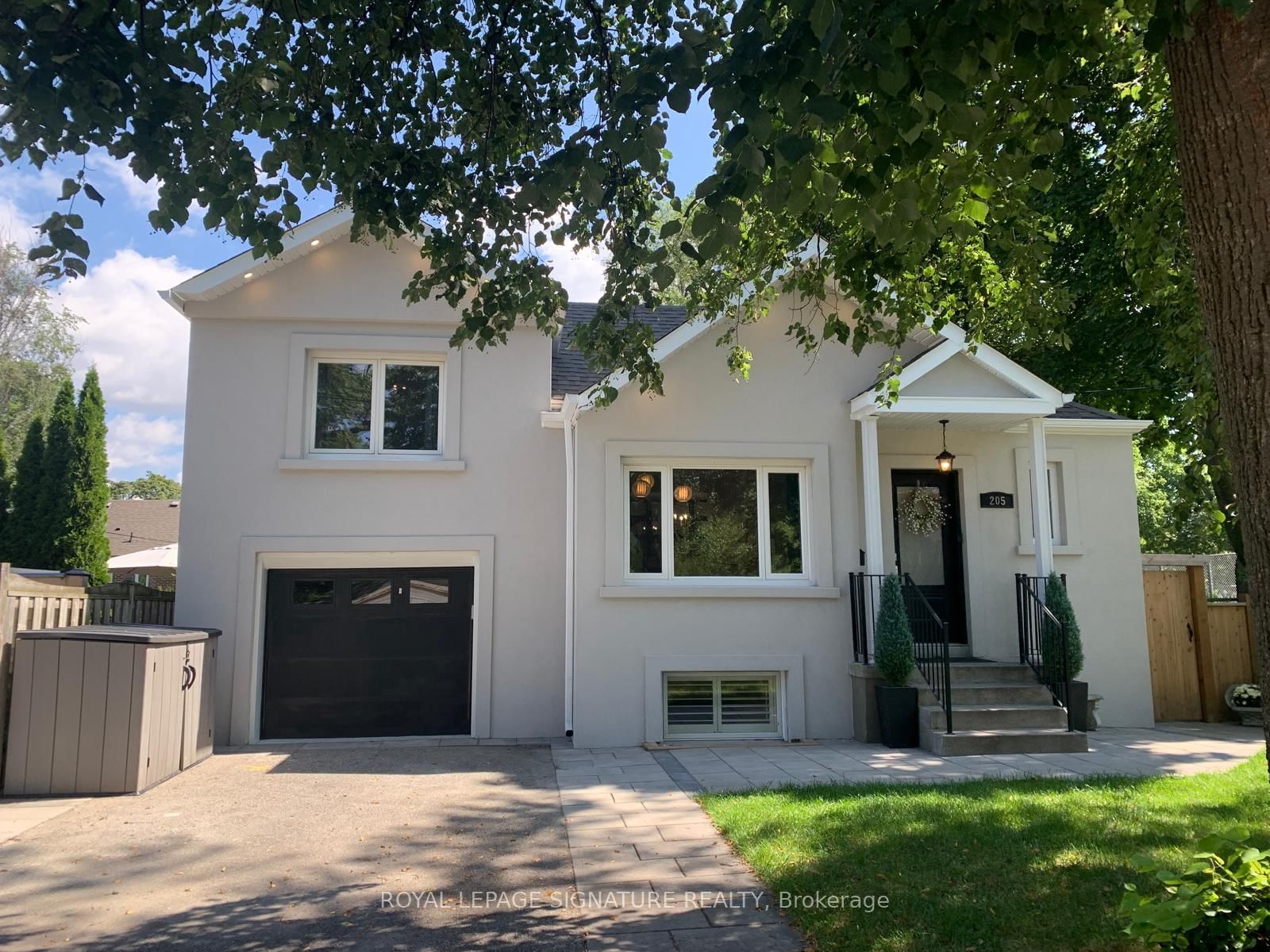 205 Prince Edward Drive S • Toronto, ON photo 32