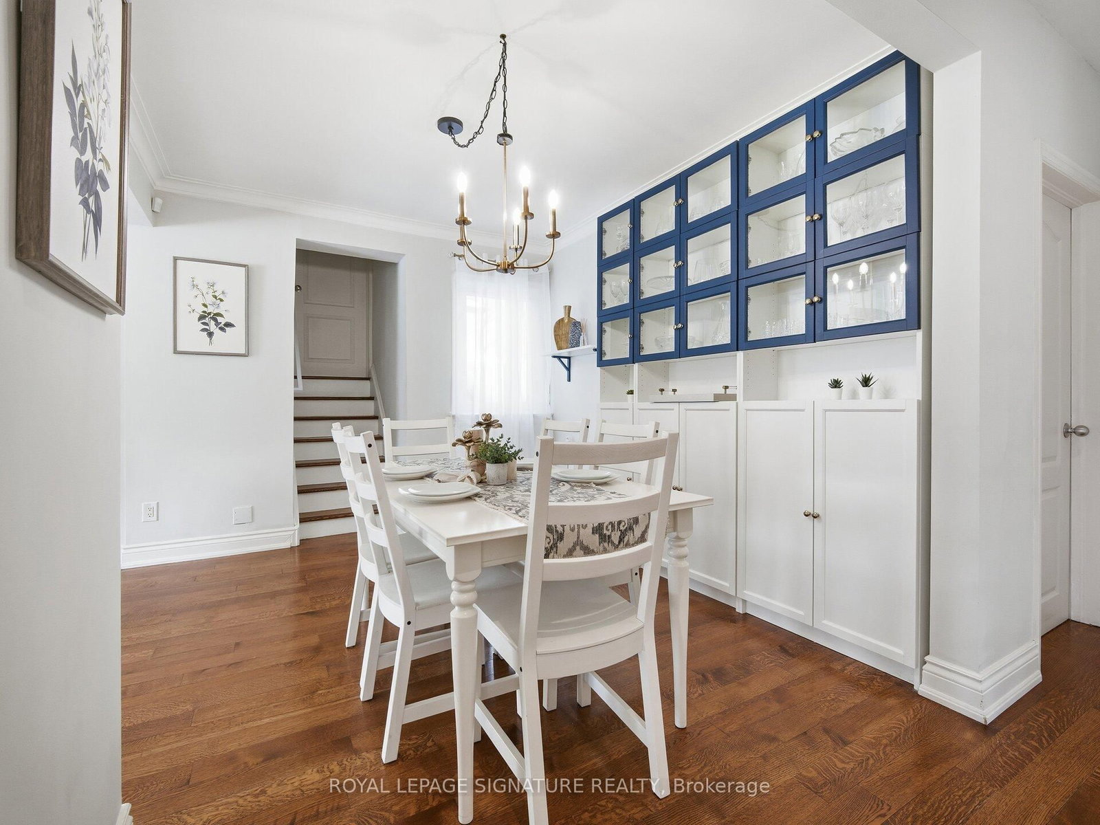 205 Prince Edward Drive S • Toronto, ON photo 7