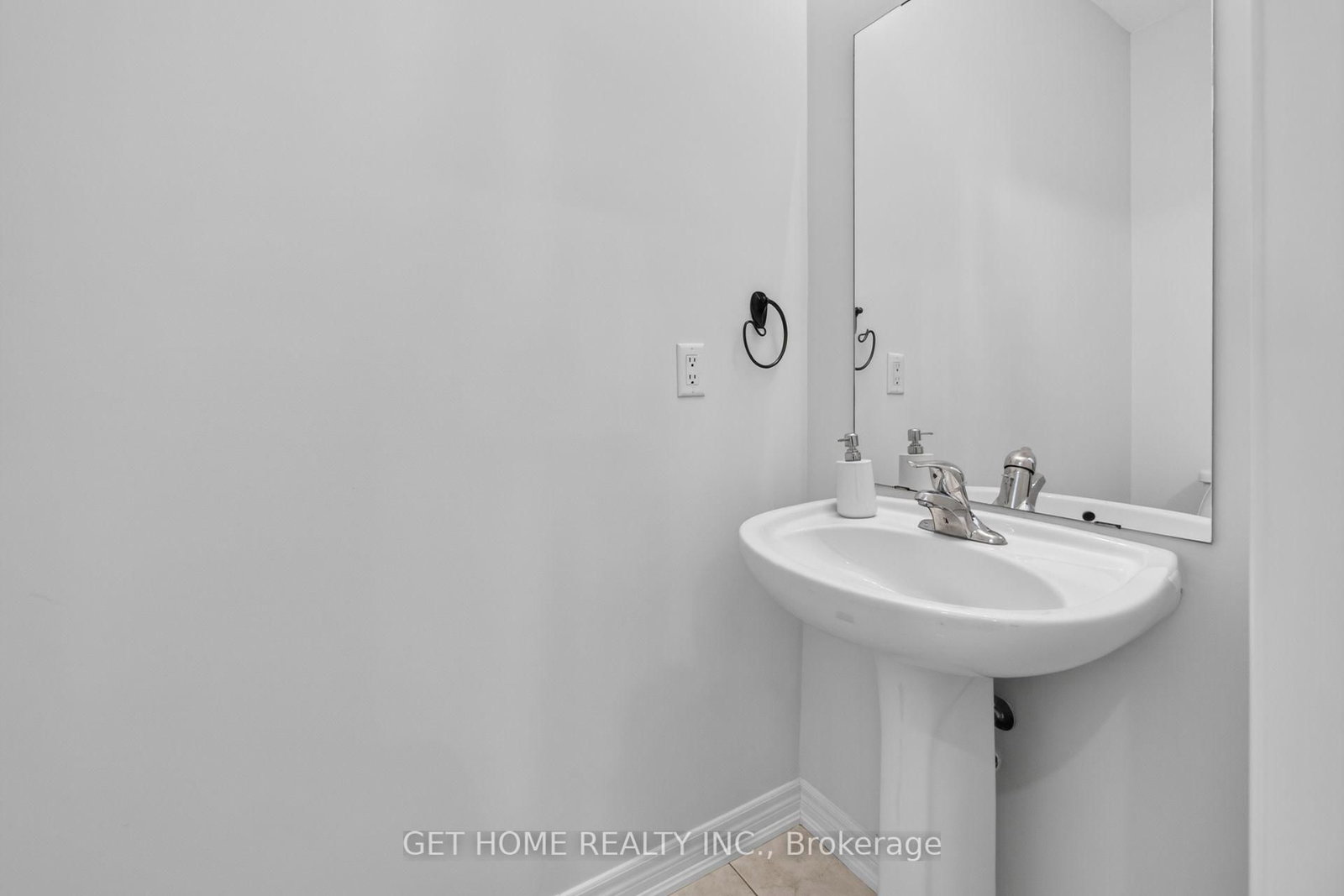 3 Callalily Road • Brampton, ON photo 9