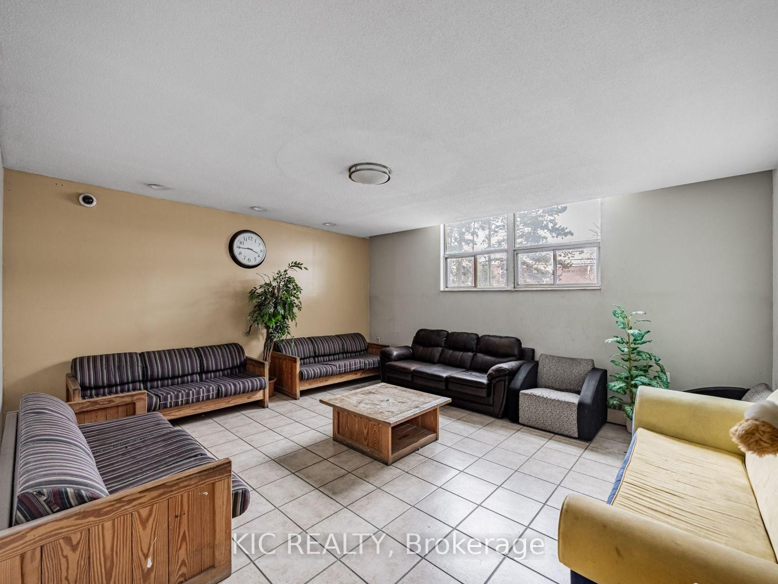 2645 Kipling Avenue • #403 • Toronto, ON photo 4
