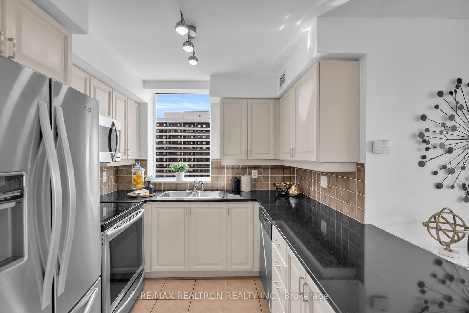 70 High Park Avenue • #1210 • Toronto, ON photo 14