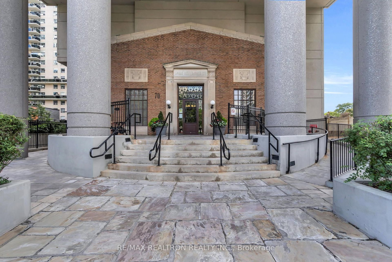 70 High Park Avenue • #1210 • Toronto, ON photo 4