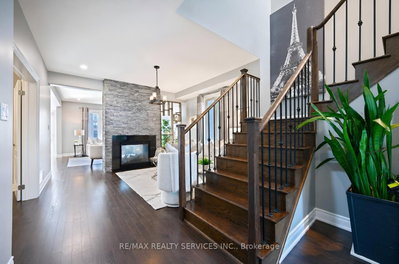155 Lionhead Golf Club Road • Brampton, ON photo 6