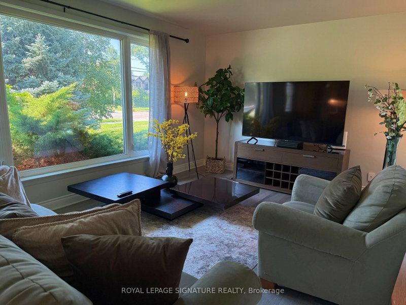 1350 Rebecca Oakville,ON L6L 1Z4 — Photo 10