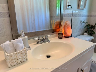 1350 Rebecca Oakville,ON L6L 1Z4 — Photo 17