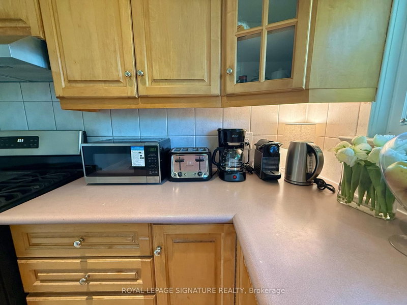 1350 Rebecca Oakville,ON L6L 1Z4 — Photo 20