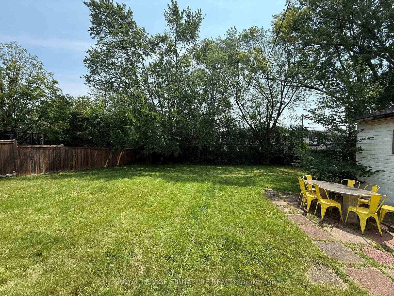 1350 Rebecca Oakville,ON L6L 1Z4 — Photo 4