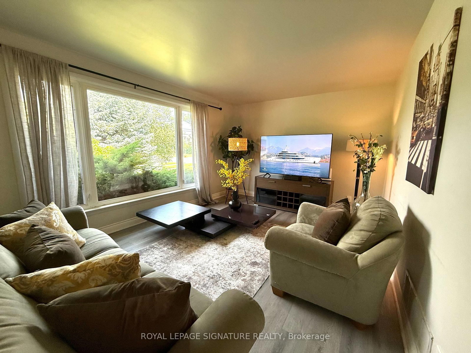 1350 Rebecca Oakville,ON L6L 1Z4 — Photo 6
