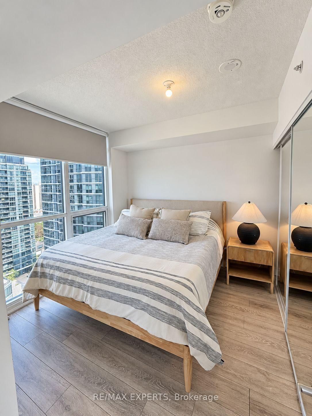 30 Gibbs Road • #1902 • Toronto, ON photo 11