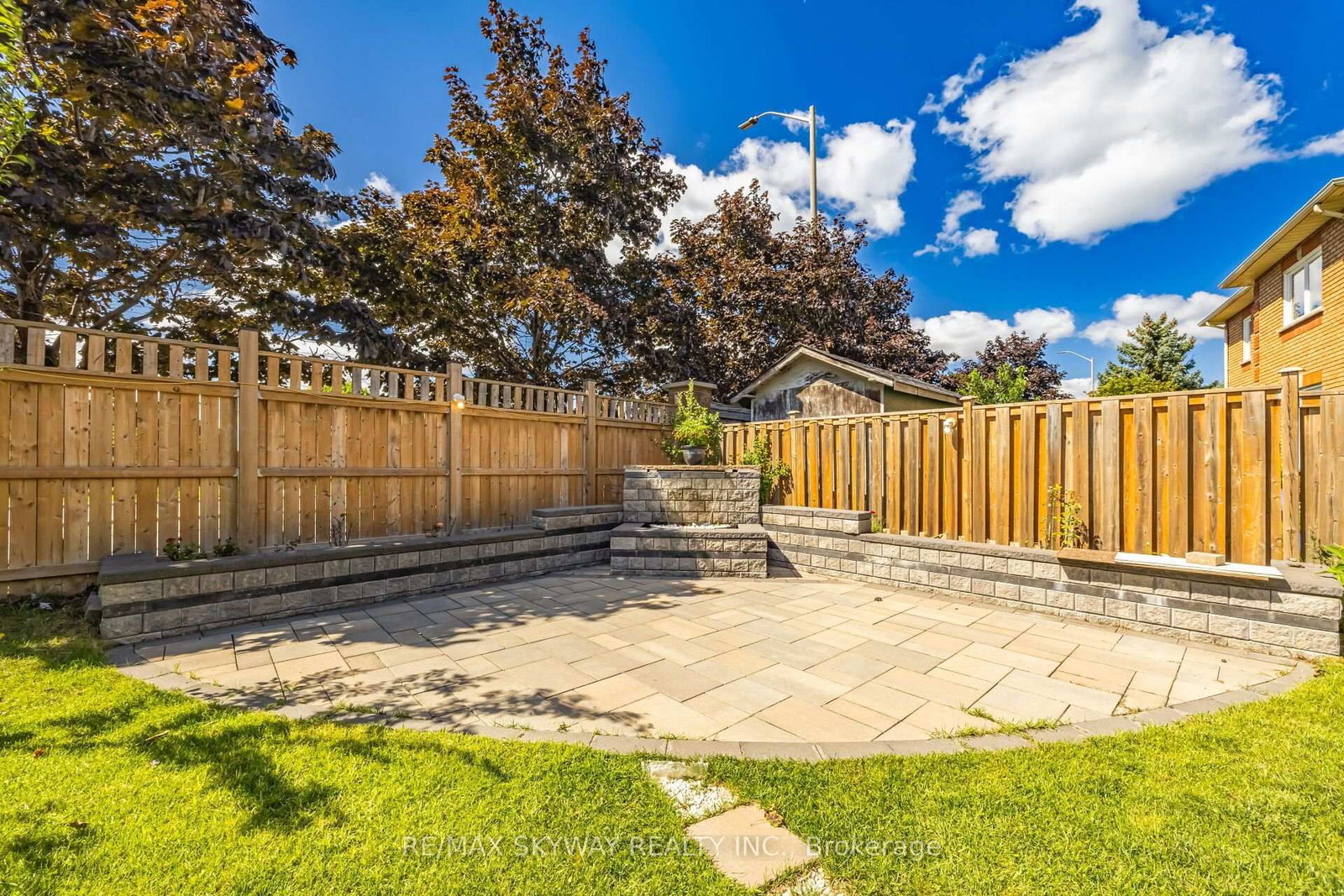 743 Winterton Way • Mississauga, ON photo 44