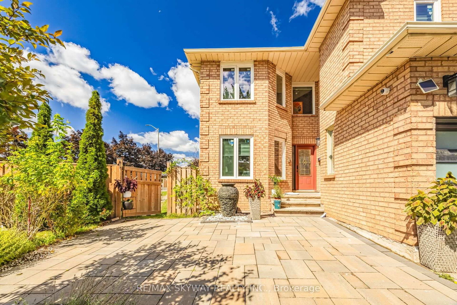 743 Winterton Way • Mississauga, ON photo 5