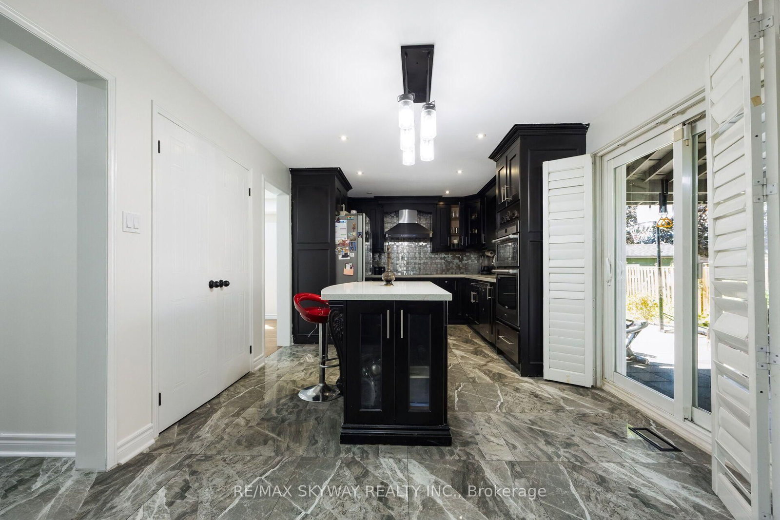 743 Winterton Way • Mississauga, ON photo 9