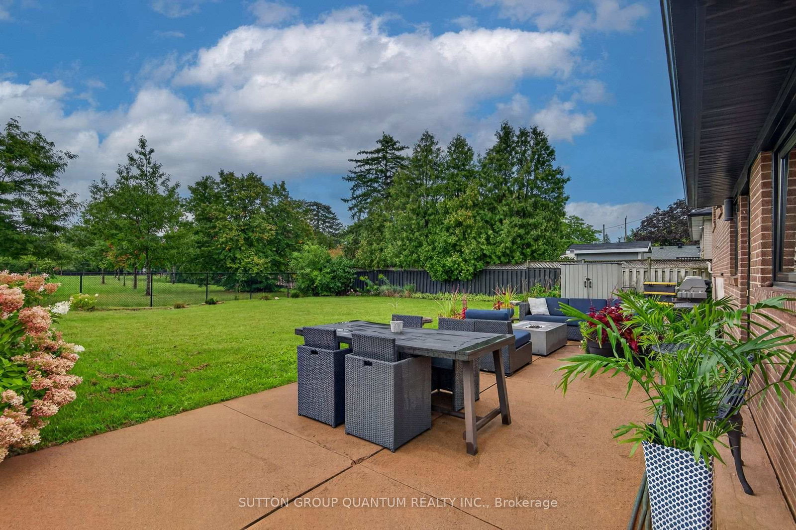 2103 Seabrook Drive • Oakville, ON photo 4