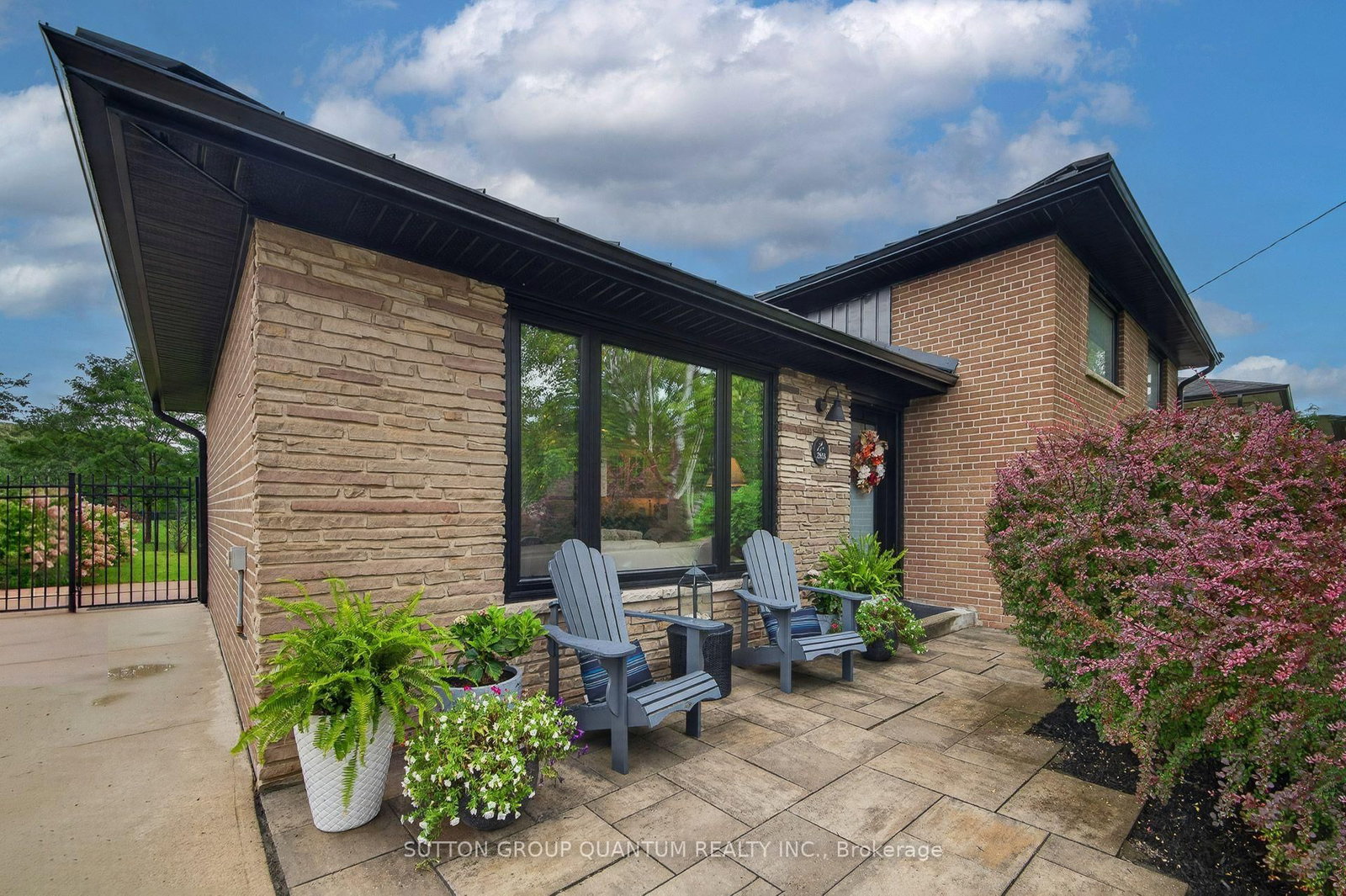 2103 Seabrook Drive • Oakville, ON photo 8