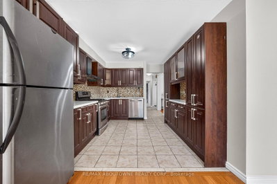 668 Greycedar Mississauga,ON L4W 3J7 — Photo 10