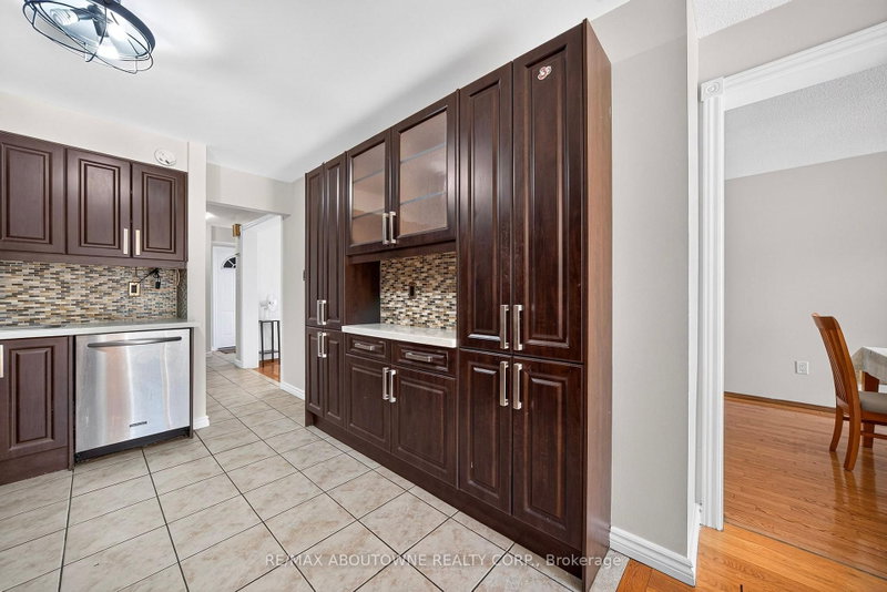 668 Greycedar Mississauga,ON L4W 3J7 — Photo 13
