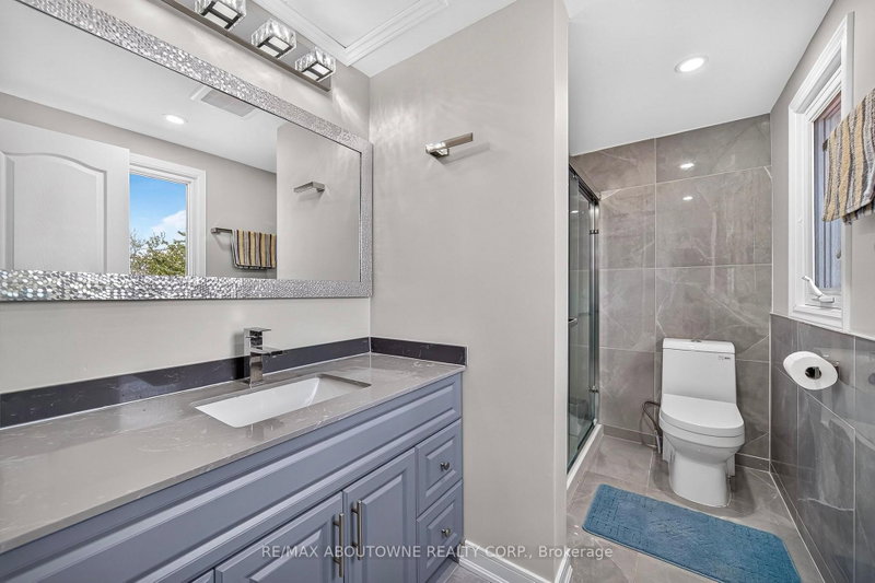 668 Greycedar Mississauga,ON L4W 3J7 — Photo 16