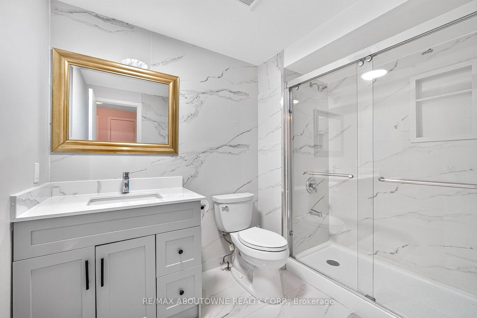 668 Greycedar Mississauga,ON L4W 3J7 — Photo 20