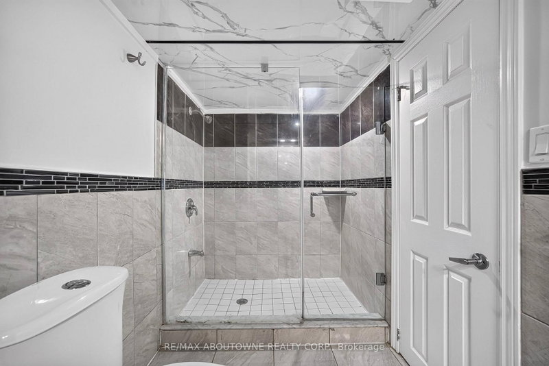 668 Greycedar Mississauga,ON L4W 3J7 — Photo 23