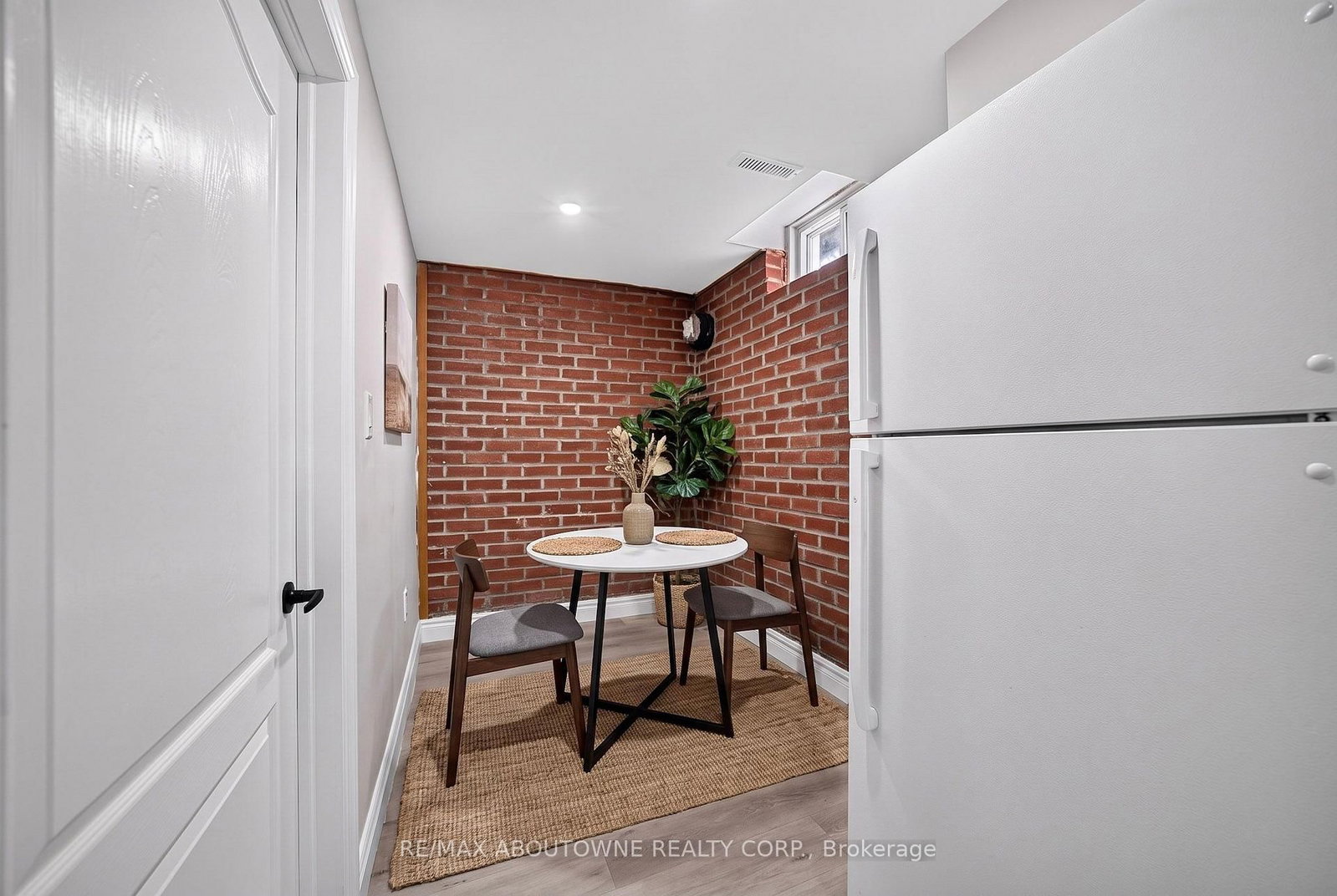 668 Greycedar Mississauga,ON L4W 3J7 — Photo 25