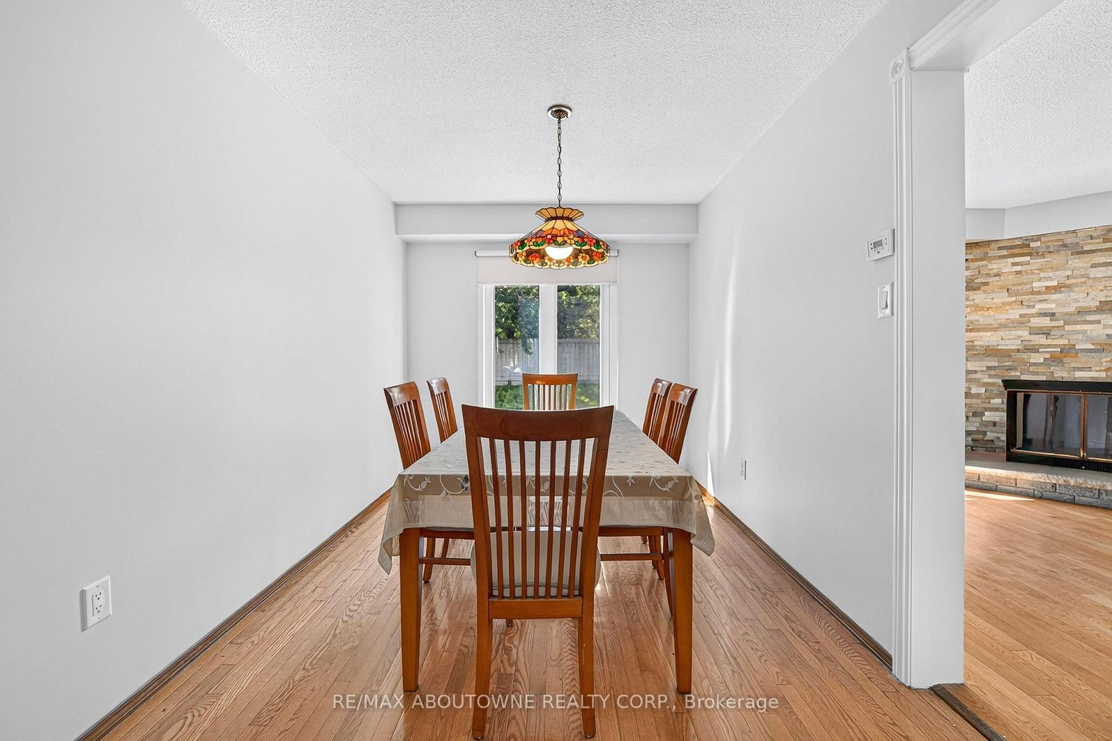 668 Greycedar Mississauga,ON L4W 3J7 — Photo 8