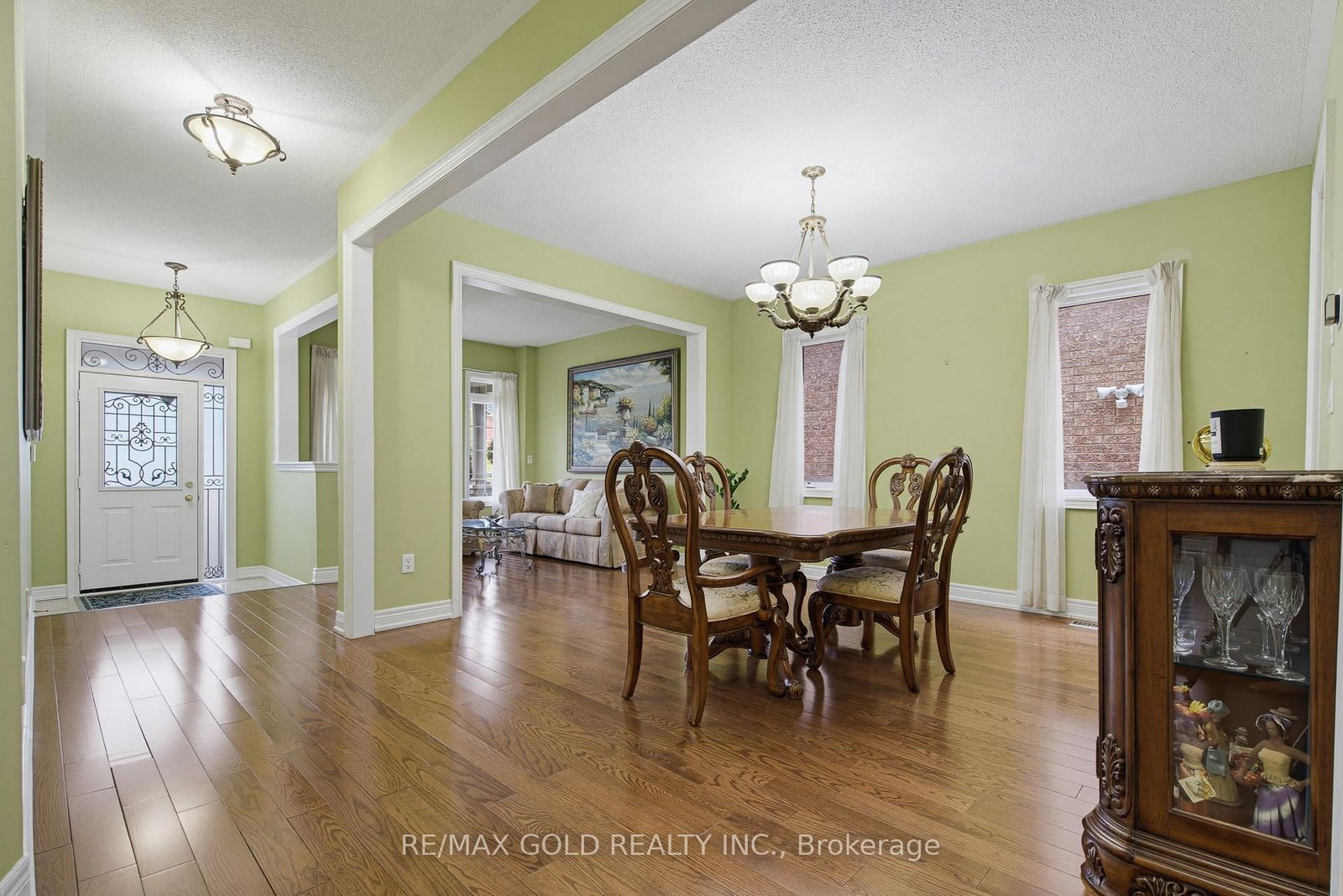 34 Lexington Road • Brampton, ON photo 4