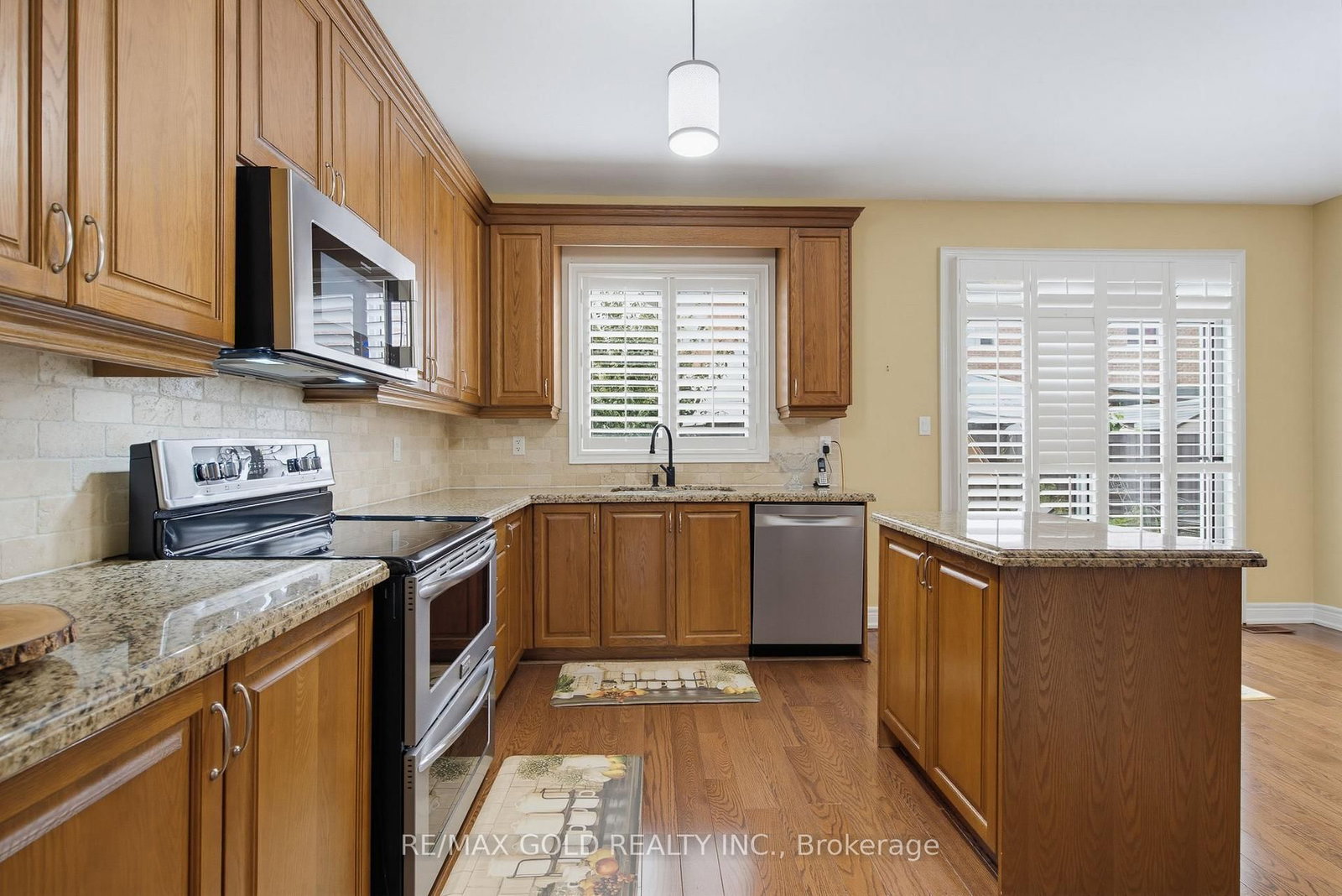 34 Lexington Road • Brampton, ON photo 8