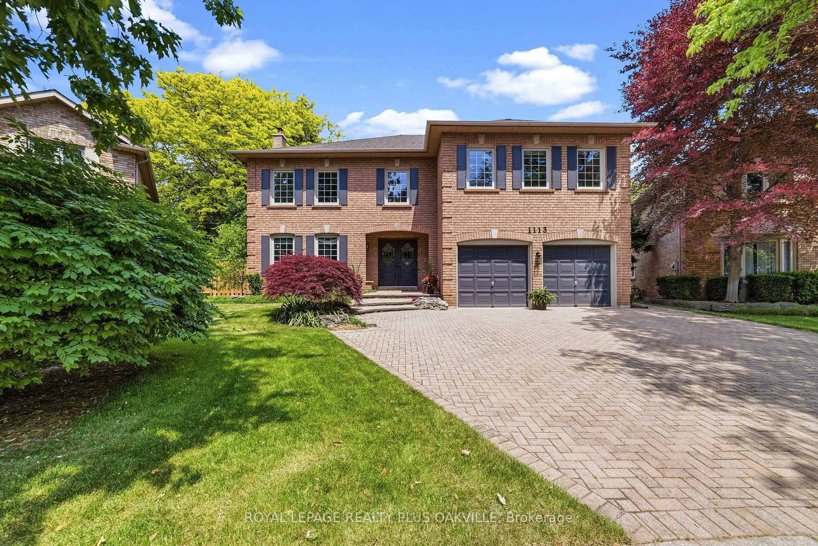 1113 Valleywood Court • Oakville, ON photo 1