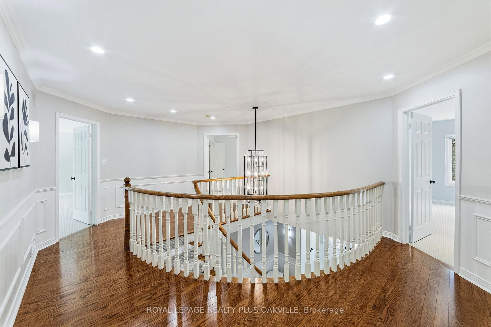 1113 Valleywood Court • Oakville, ON photo 19