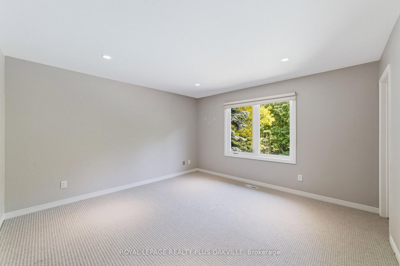 1113 Valleywood Court • Oakville, ON photo 23