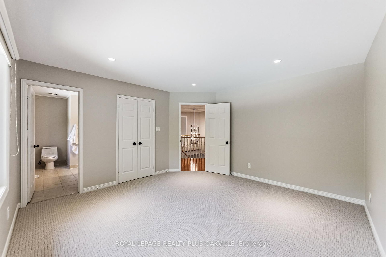 1113 Valleywood Court • Oakville, ON photo 24