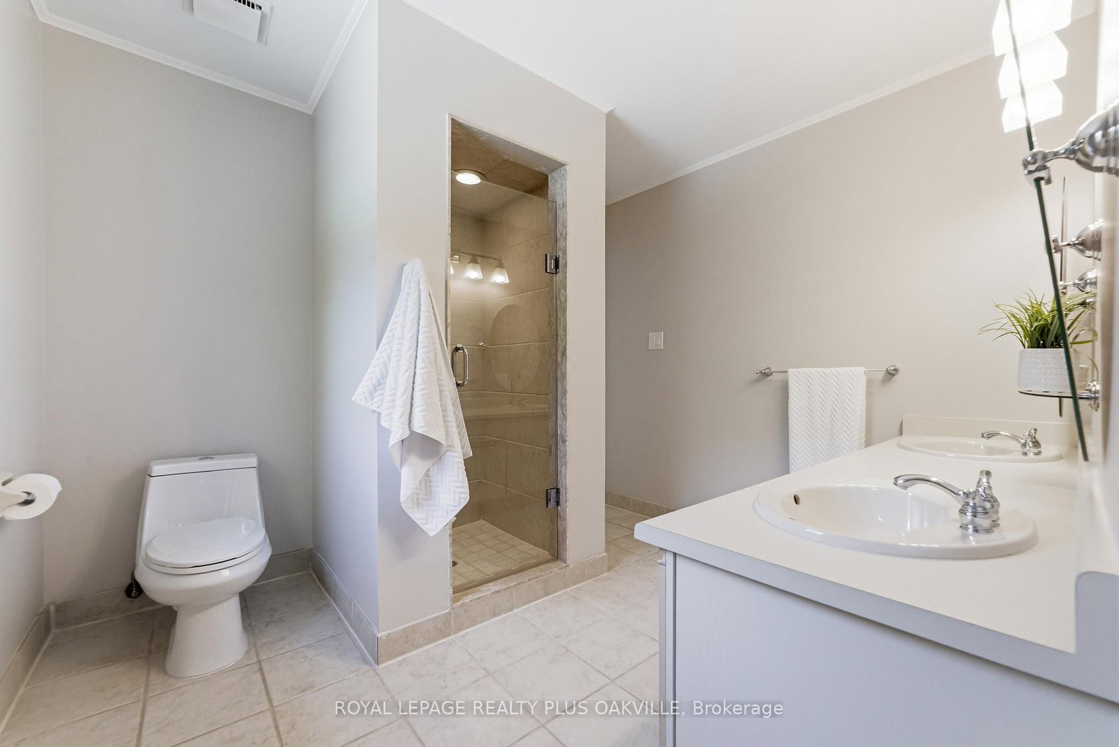 1113 Valleywood Court • Oakville, ON photo 25