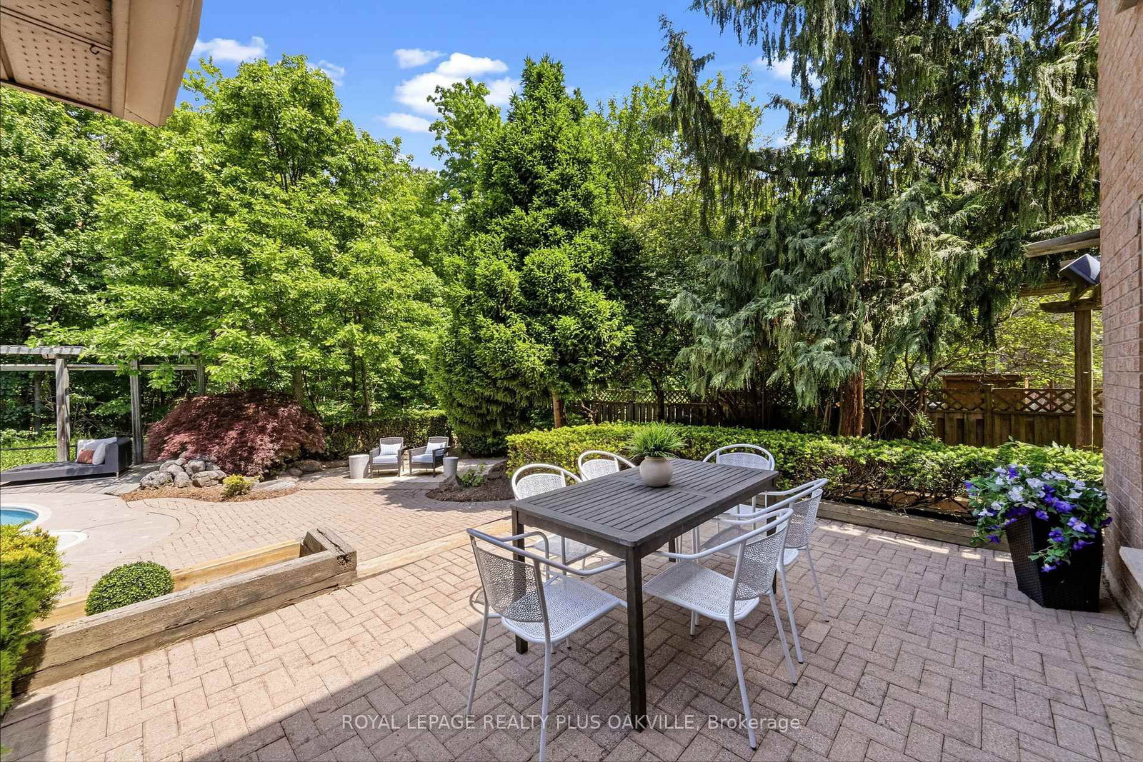 1113 Valleywood Court • Oakville, ON photo 41