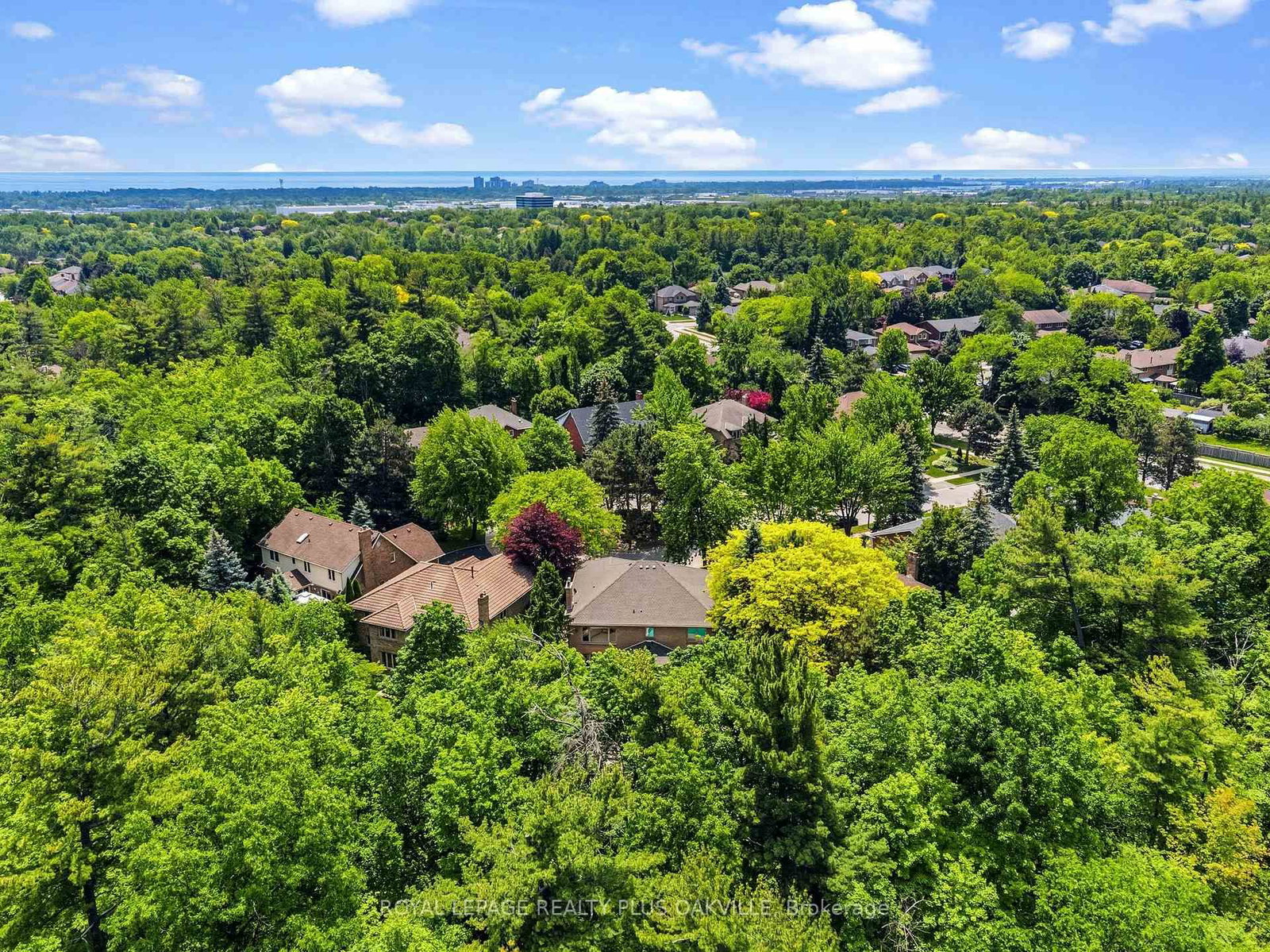 1113 Valleywood Court • Oakville, ON photo 50