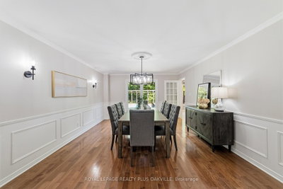 1113 Valleywood Court • Oakville, ON photo 8