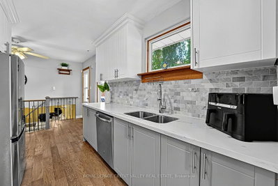 16 Lockton Crescent • Brampton, ON photo 8